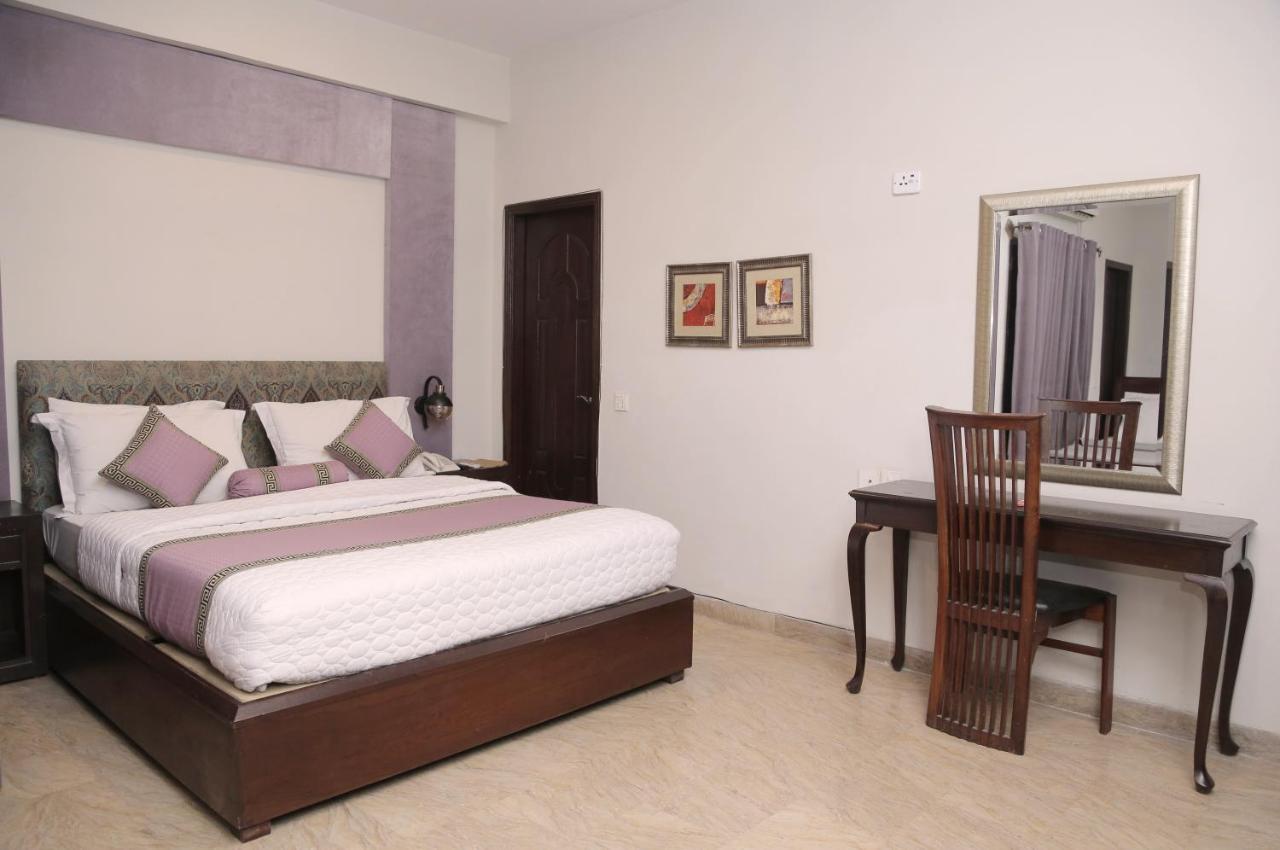 Shelton Hotel Lahore Exterior foto